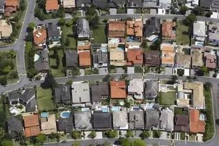 上海房貸增速連續(xù)六個(gè)月下降，5月開發(fā)貸持續(xù)回暖，房地產(chǎn)市場(chǎng)呈現(xiàn)結(jié)構(gòu)性分化